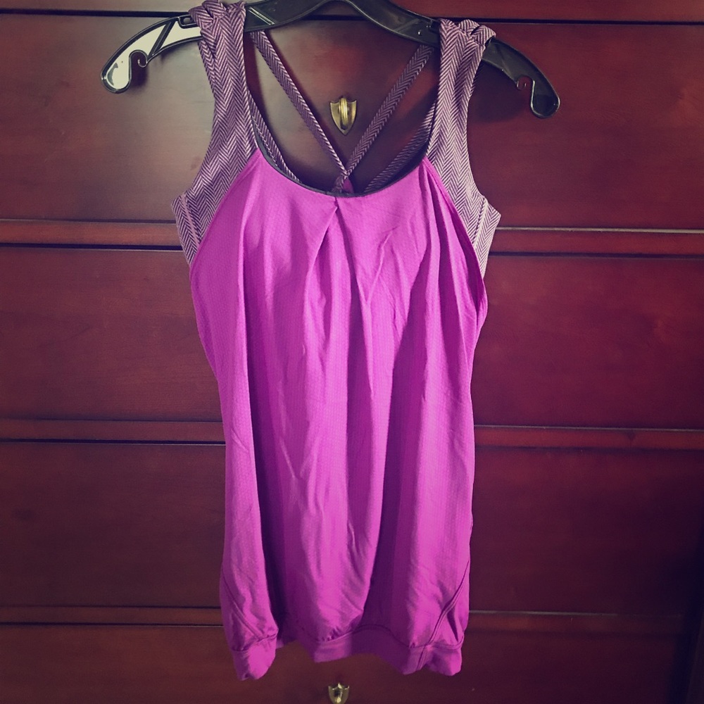 Lululemon workout top
